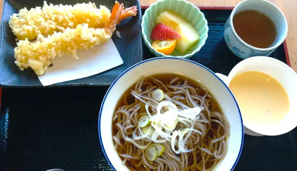 大きい海老の天ぷらそば